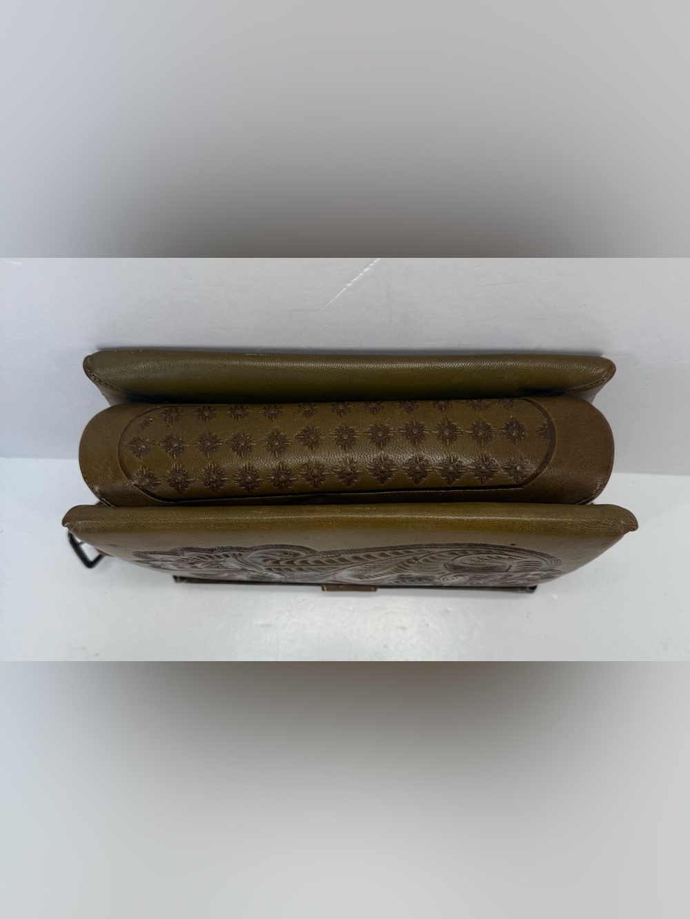 Vintage Flores Hand-Tooled Brown/green Leather accordion style shoulder Bag - Picture 6 of 16